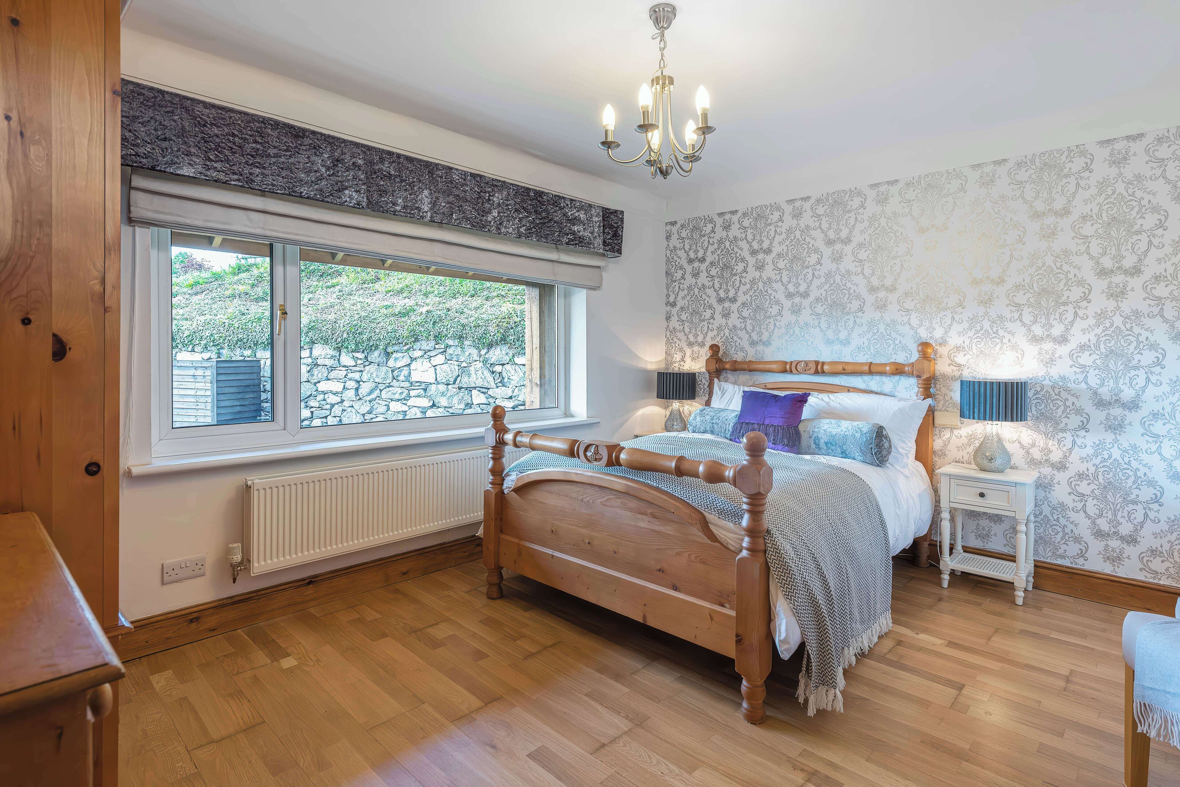 4 bedrooms, individually decorated, individually furnished, free WiFi