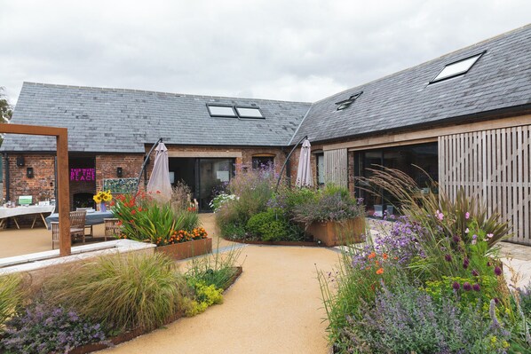 Property grounds - The Stables (Marlborough)