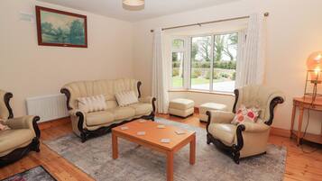 Cottage | Living area