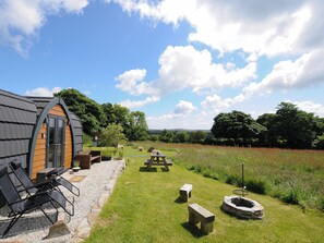 Outdoor dining - Hornbeam (Launceston)