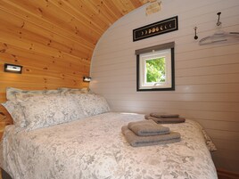 1 bedroom, individually decorated, individually furnished, free WiFi