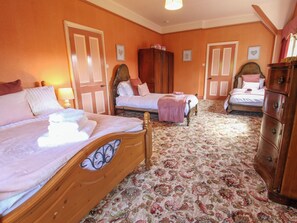 2 bedrooms, individually decorated, individually furnished, free WiFi