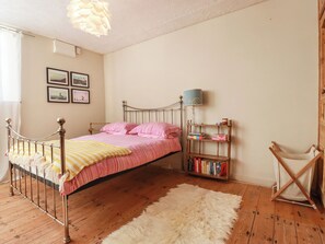 3 bedrooms, individually decorated, individually furnished, free WiFi - The Old Village Chapel (Newquay)