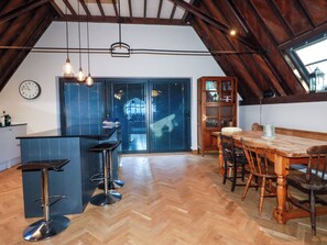 Bar (on property) - The Old Village Chapel (Newquay)