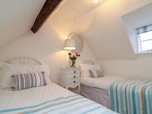 1 bedroom, individually decorated, individually furnished - Little Gem (Whitby)