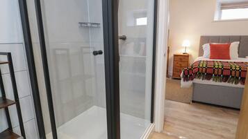 Cottage | 2 bedrooms, individually decorated, individually furnished, free WiFi