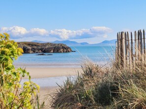 Beach nearby - Greenfield (Holyhead)