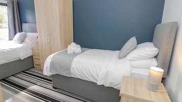 3 habitaciones, decoración personalizada y muebles diferentes