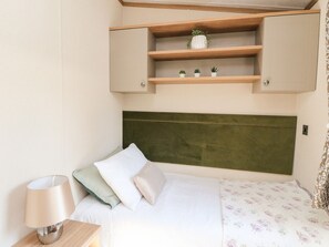 2 bedrooms, individually decorated, individually furnished, free WiFi