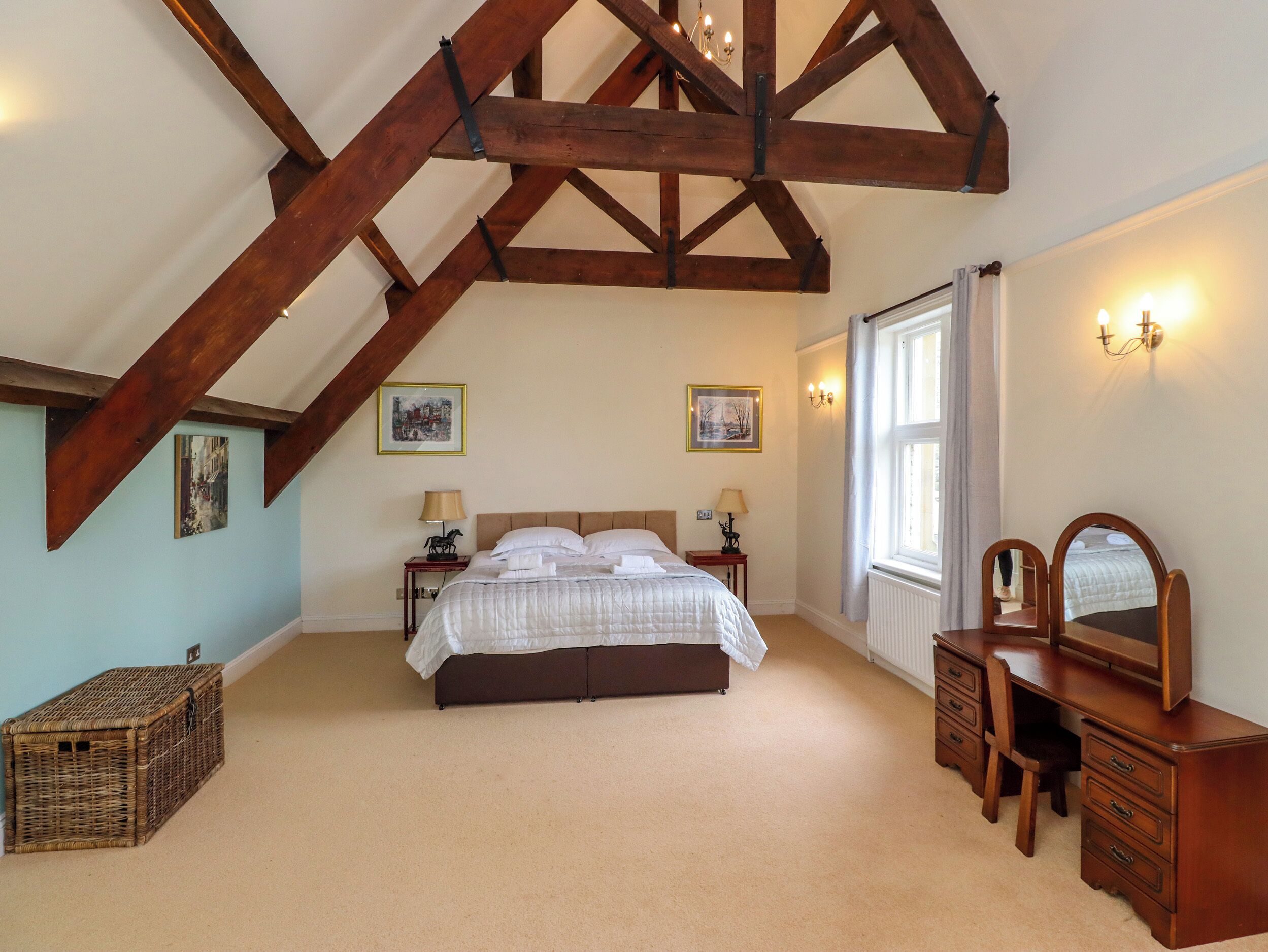 5 bedrooms, individually decorated, individually furnished, free WiFi