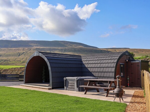 Outdoor dining - Lapwing (Carnforth)