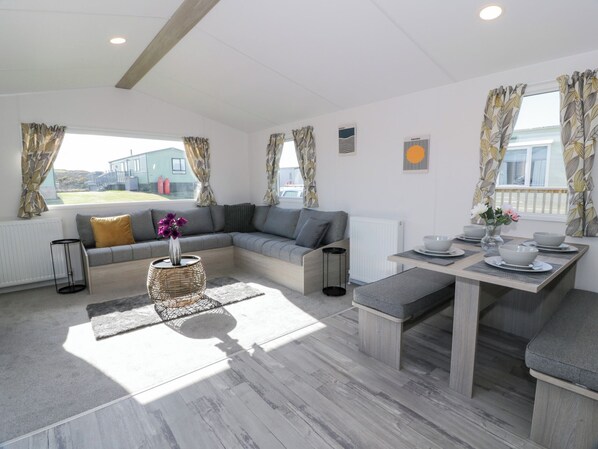 Dining - Dunskey Way (Stranraer)