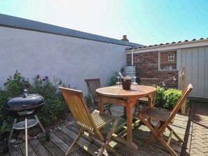 Cottage | Outdoor dining - Lychgate View Cottage (Hull)
