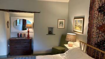 2 bedrooms, individually decorated, individually furnished, free WiFi