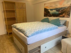 1 bedroom, free WiFi, bed sheets - Apartment 'Am Edersee' with Shared Garden and Wi-Fi (Edertal)