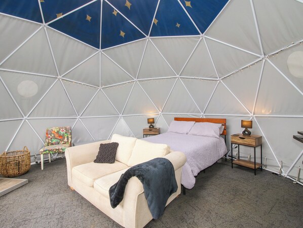 1 bedroom, individually decorated, individually furnished, free WiFi