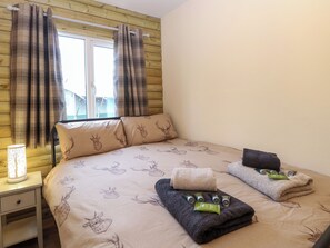 3 makuuhuonetta, yksilöllisesti sisustettu, yksilöllisesti kalustettu