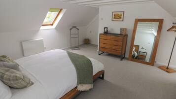 3 bedrooms, individually decorated, individually furnished, free WiFi