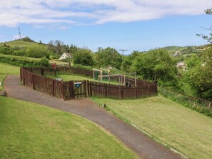 Cottage | Property grounds