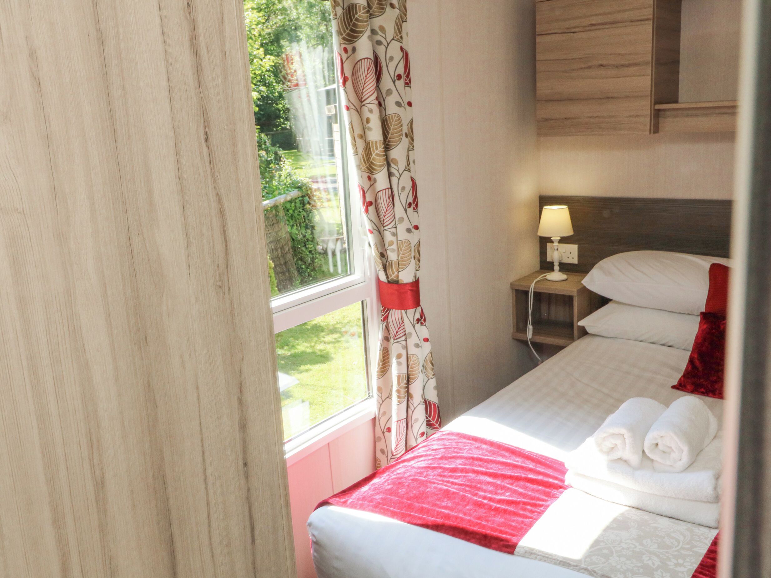 2 bedrooms, individually decorated, individually furnished, free WiFi