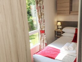 2 bedrooms, individually decorated, individually furnished, free WiFi