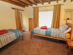 2 bedrooms, individually decorated, individually furnished, free WiFi