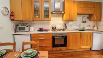 Réfrigérateur, lave-vaisselle, bouilloire électrique, grille-pain