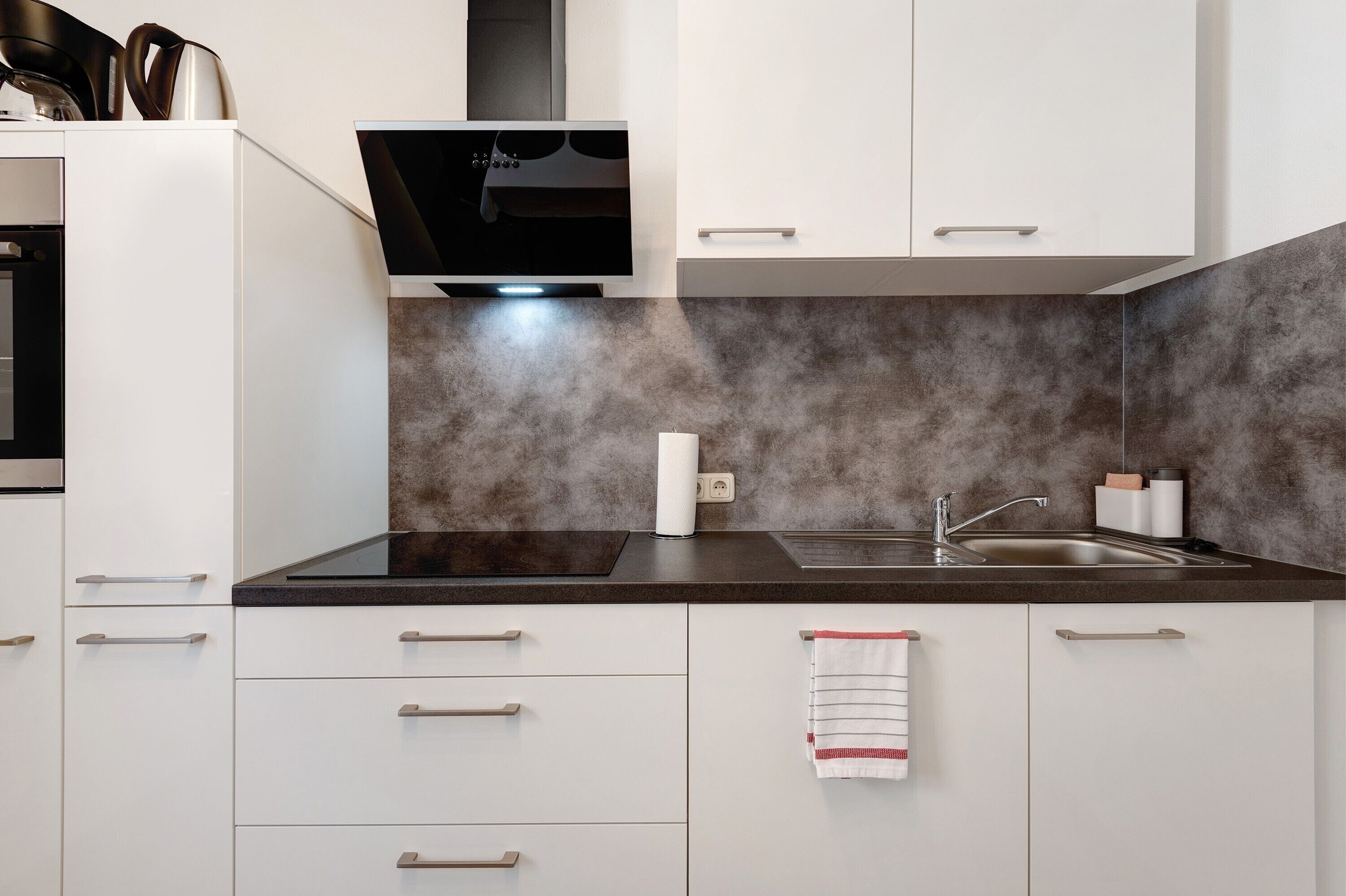 Kühlschrank, Ofen, Herdplatte, Geschirrspüler