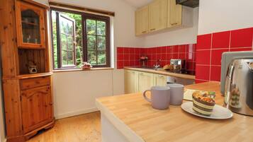 Cookware/dishes/utensils