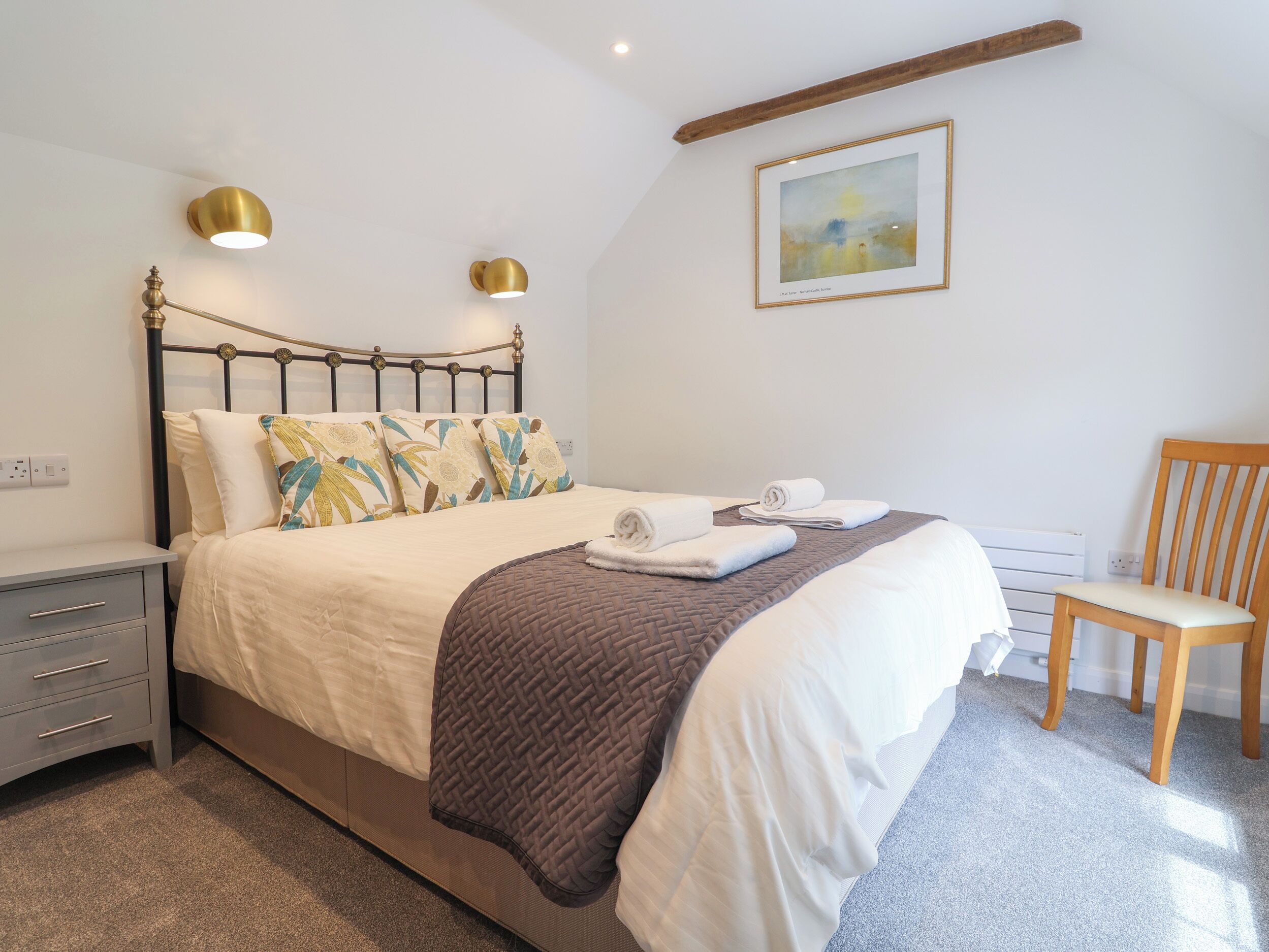 2 bilik tidur, dihias secara berasingan 