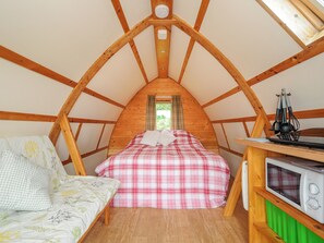 1 habitación, decoración personalizada y muebles diferentes 