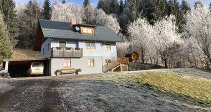 Holiday Home 'Bei Schönwetter' with Mountain View, Private Terrace and Wi-Fi