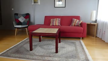 Fernseher, DVD-Player, Stereoanlage