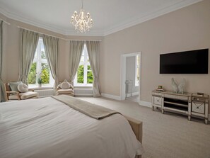 6 bedrooms, individually decorated, individually furnished, free WiFi - Hallfield Hall (Alfreton)