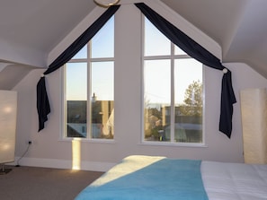 10 quartos, individualmente decorados, individualmente mobiliados