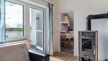 Fernseher, Kamin, DVD-Player, Stereoanlage