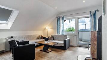 TV, fireplace, DVD player, stereo