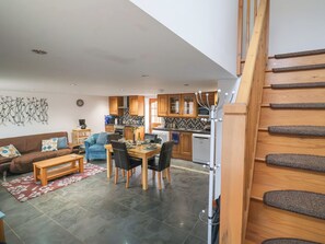 Interior - Oak Cottage (Exeter)