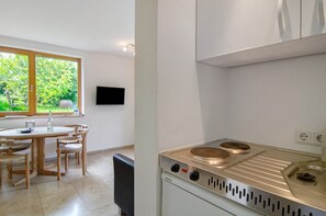Réfrigérateur, plaque de cuisson, cafetiÚre/bouilloire