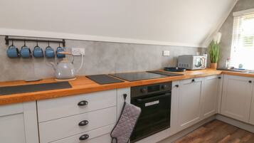 Fridge, dishwasher, electric kettle, toaster