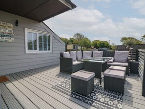 Outdoor dining - La Bella Vista (Bude)