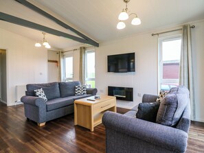 Living area - Kingfisher (Huntingdon)