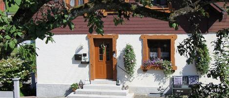 تفاصيل الفندق من الخارج