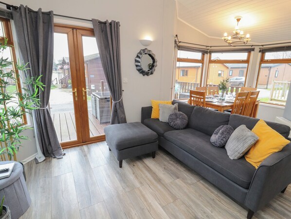 Living area - Lakeside 18 (Carnforth)