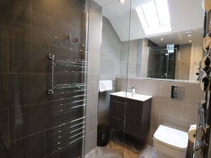 Shower - Little Robin Cottage (Ambleside)