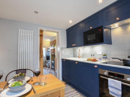 Fridge, dishwasher, electric kettle, toaster