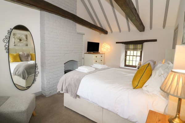 2 bedrooms, WiFi (free), individually decorated, individually furnished