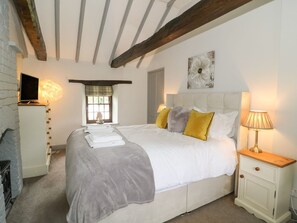 2 dormitorios, decoración individual, mobiliario individual