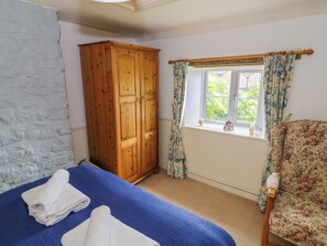 2 bedrooms, individually decorated, individually furnished, free WiFi