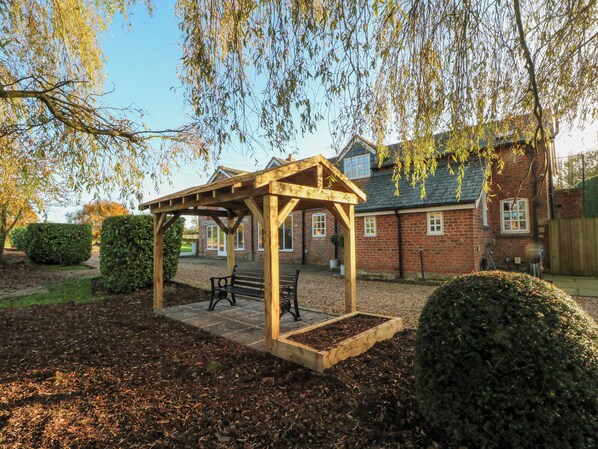 Property grounds - The Granary (Knutsford)